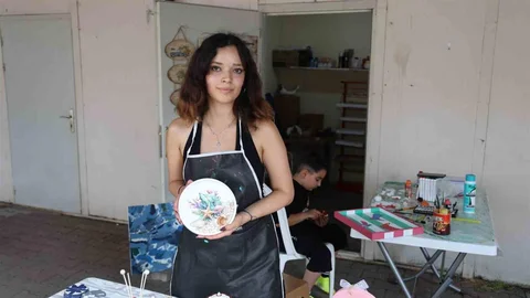 Kırşehir'de Çocuklara Resim Dersi Veriliyor