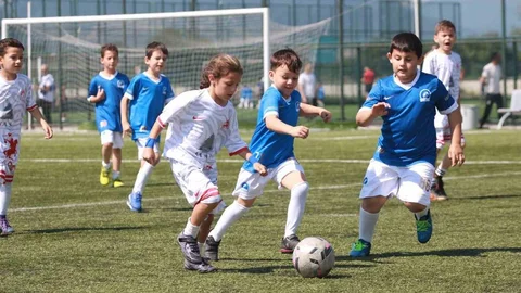 Bolu'da Mini Minikler Futbol Turnuvası Başladı