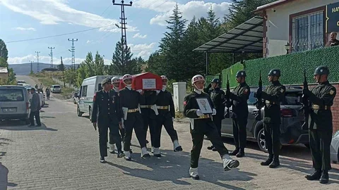 Sivas'ta Emekli Askerin Cenaze Töreni