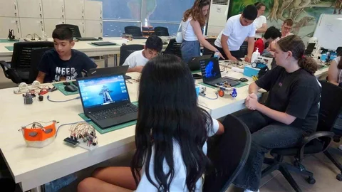 Muğla'da Yıl Sonu Robotik Şenliği