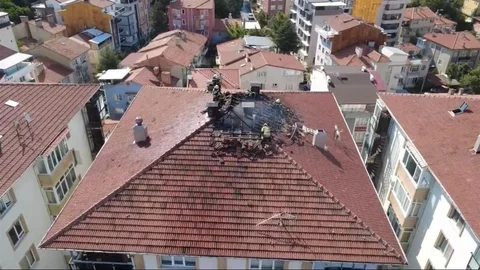 Kütahya'da Yıldırım Düşmesi Sonucu Yangın Çıktı