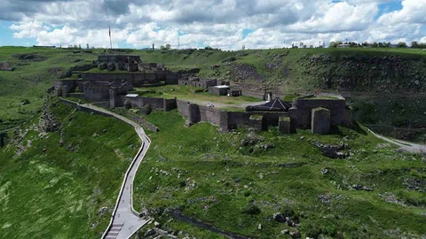 Kars Kalesi UNESCO Dünya Mirası Olmayı Bekliyor
