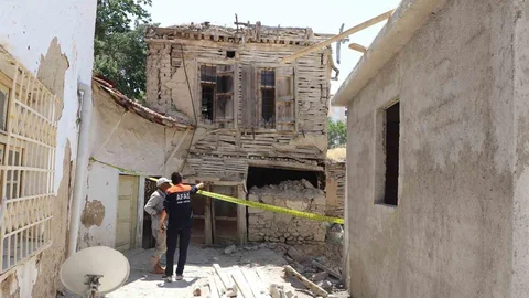 Karaman'da Metruk Evde Güvenlik Önlemi Alındı