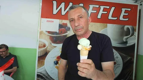 Balıkesir'de Askıda Dondurma Uygulaması Sürüyor