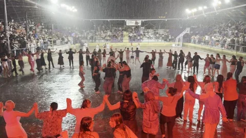 Artvin'de Yağmur Altında Konser Keyfi
