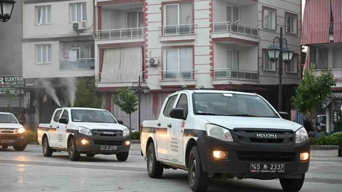 Manisa'da İlaçlama Çalışmaları Devam Ediyor