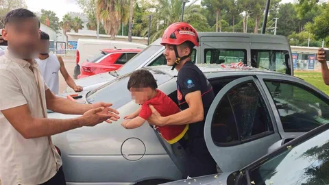 Antalya'da Kilitli Kalan Çocuk Kurtarıldı