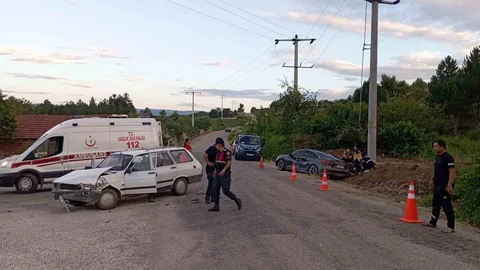 Bilecik'te Trafik Kazası: 10 Yaralı