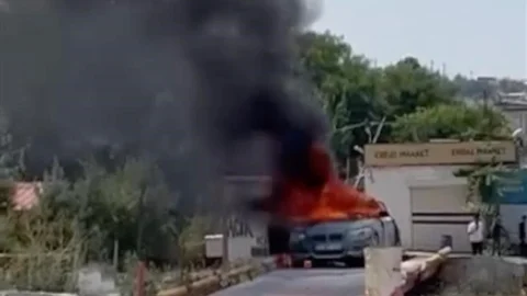 Diyarbakır'da Araç Yangını Meydana Geldi
