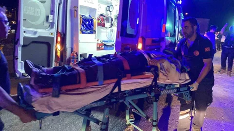 Kastamonu'da Tofaş Otomobil Tıra Çarptı
