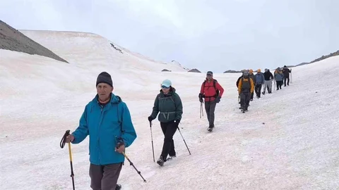Vangölü Aktivistleri Süphan Dağı'nda