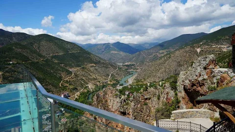 Torul Kalesi Cam Seyir Terası Gümüşhane'de