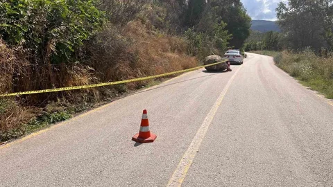 Bilecik'te Yola Düşen Dev Kaya Parçası