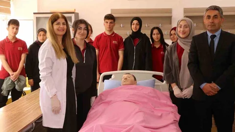 Erzincan'da Sağlık Personeli Yetişimi