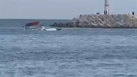 Mersin'de Arızalanan Tekne Sorunu
