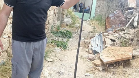Baykan'da Yılan Paniği Yaşandı