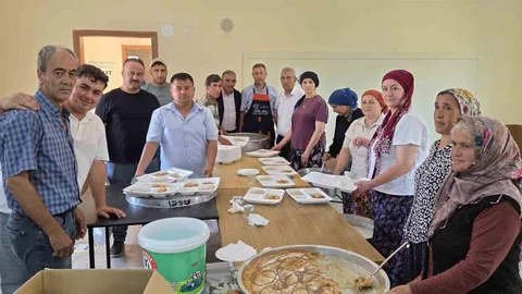Gördes'te Geleneksel Köy Hayrı Yoğun İlgi Gördü