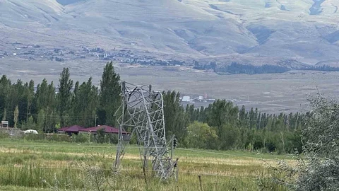 Iğdır'da Fırtına Çatıları Uçurdu