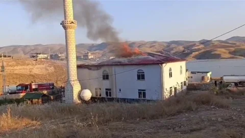 Batman'da Cami Yangını Paniğe Neden Oldu