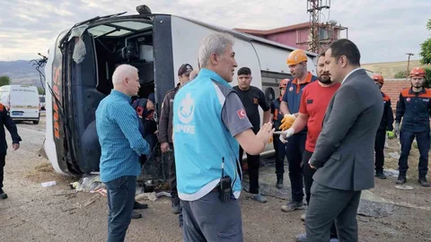 Kırıkkale'de Otobüs Devrildi, 41 Yaralı