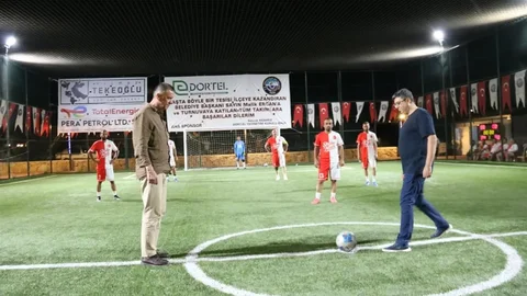 Yenipazar'da Halı Saha Turnuvası Başladı