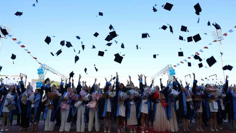Düzce Üniversitesi Mezuniyet Töreni Başladı