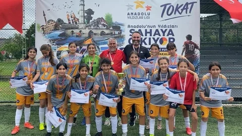 Erzincan Kız Futbol Takımı Şampiyonaya Katılıyor