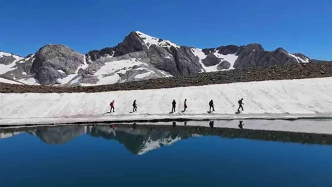 Tunceli'de Buzlar Çözülüyor