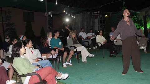 Zonguldak'ta Tiyatro Gösterisi Yoğun İlgi Gördü