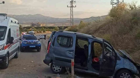 Elazığ'da Trafik Kazası Sonucu 4 Yaralı