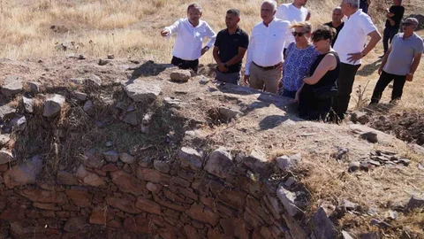 Küçükköy'deki Tarihi Yel Değirmenleri Yeniden Yapılıyor
