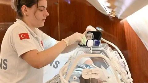 Şırnak'ta Kalp Hastası Bebek Uçakla Sevk Edildi