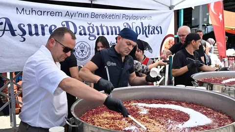 Manisa'da Aşure İkramı Düzenlendi