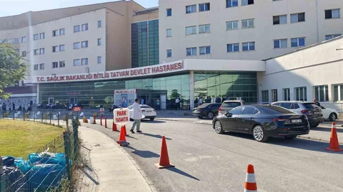 Bitlis'te Sağlık Müdürü'nün Aracı Kazaya Karıştı