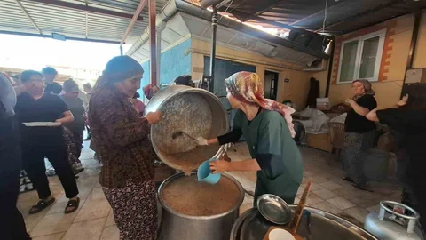 Sarıgöl'de Geleneksel Aşure Hayrı Yapıldı