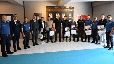 Düzce'de Başarılı Polisler Ödüllendirildi