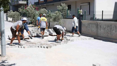 Didim'de Yol Çalışmaları Sürüyor