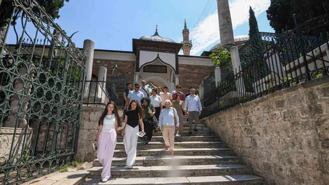 Osmangazi’de Gençlere Tanpınar’ın İzinde Bursa’yı Tanıtma Etkinliği