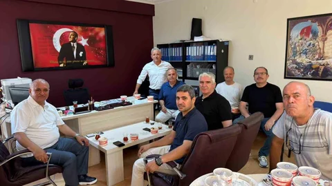 Eğitim Bir-Sen'den Aşure İkramı Antalya'da
