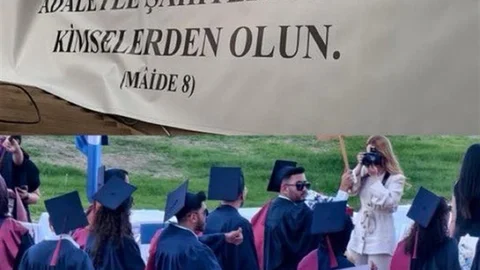 Eskişehir'de Mezuniyet Töreninde Pankart Krizi