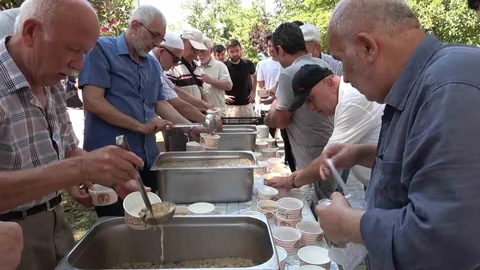 Bursa'da Aşure İkramı Etkinliği