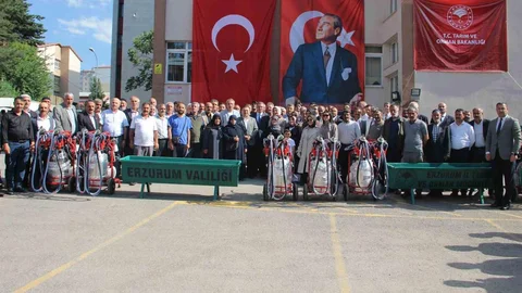 Erzurum’da yetiştiricilere 288 sıvat ve 120 süt sağım makinesi dağıtıldı