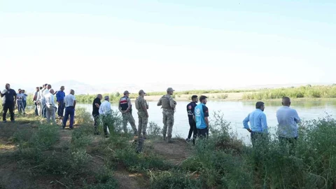 Muş’ta nehre düşen 10 yaşındaki çocuk için arama çalışması başlatıldı