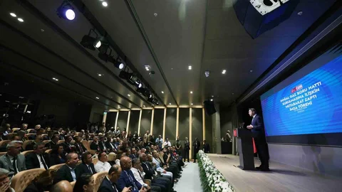 Bakan Bayraktar: "Türkiye-KKTC arasında yaklaşık 101 kilometre uzunluğunda doğal gaz iletim hattı inşa edeceğiz"