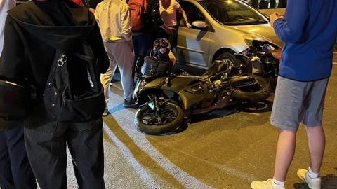 Lüleburgaz'da Otomobil ve Motosiklet Çarpıştı