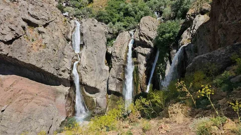 Hakkari'de Marînüs Şelalesi Ziyaretçilerini Bekliyor