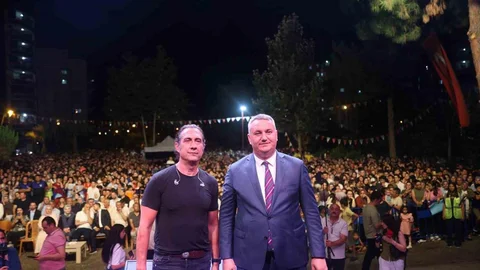 Osmaniye'de Kıraç Konseri Coşkuyla Geçti