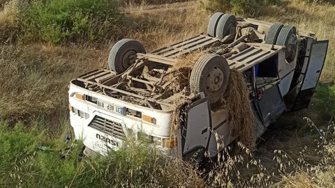 Amasya'da Midibüs Devrildi, 16 Yaralı