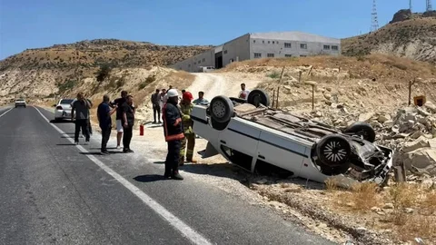Mardin'de Otomobil Takla Attı
