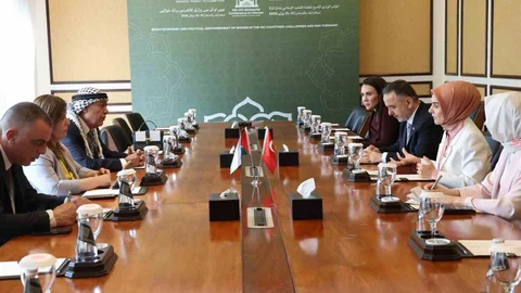 Bakan Göktaş, İİT Temsilcileriyle Bir Araya Geldi